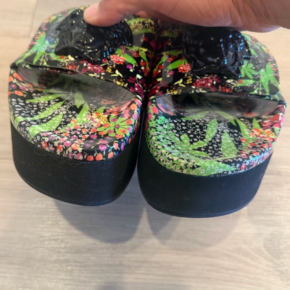 Versace Platform Sandals - Picture 4 of 9